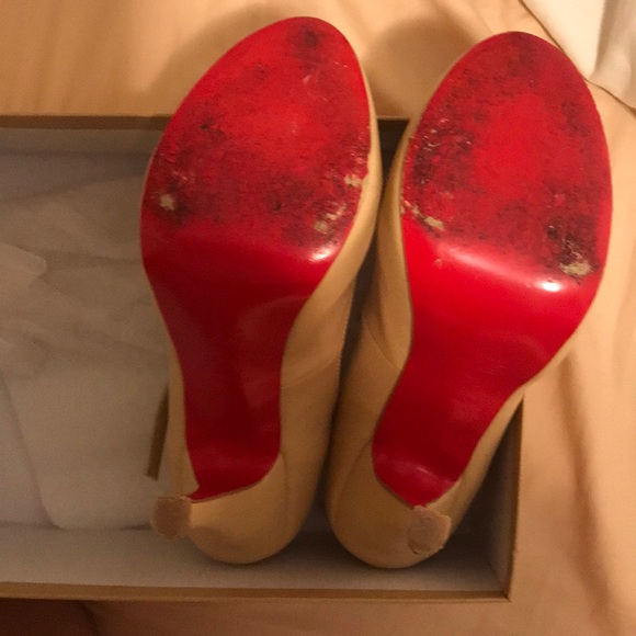 Red button - Picture 5 of 5